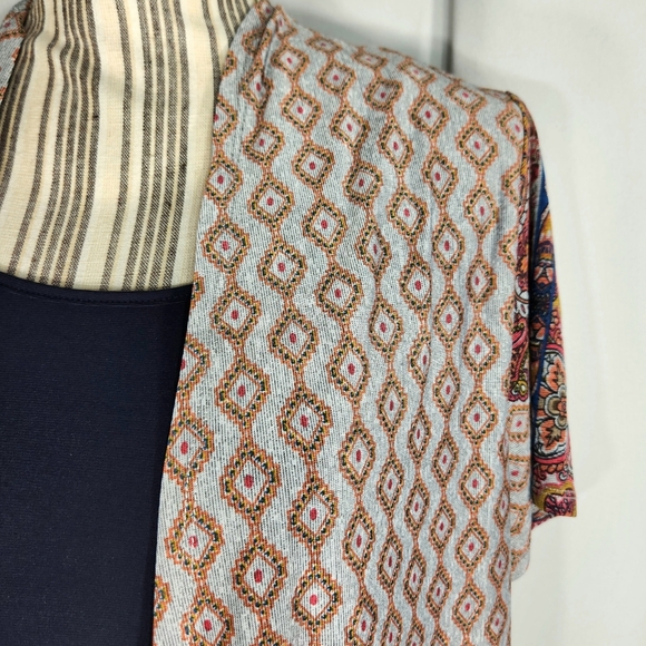 Lavish Avish Multicolored Layered Look Short Sleeve Top Size Large - Picture 2 of 9